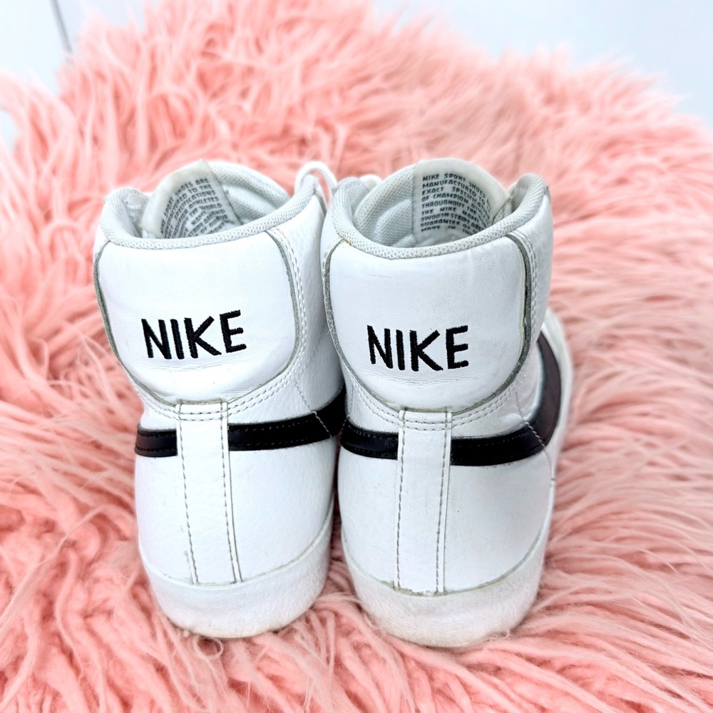 Nike Blazer Mid ‘77 SE Shoes - Picture 6 of 8